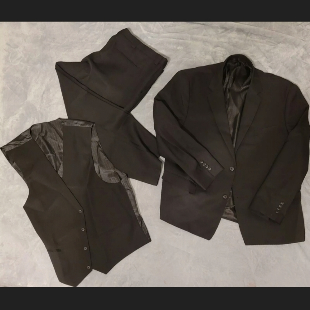Steve Adams Men's Suit